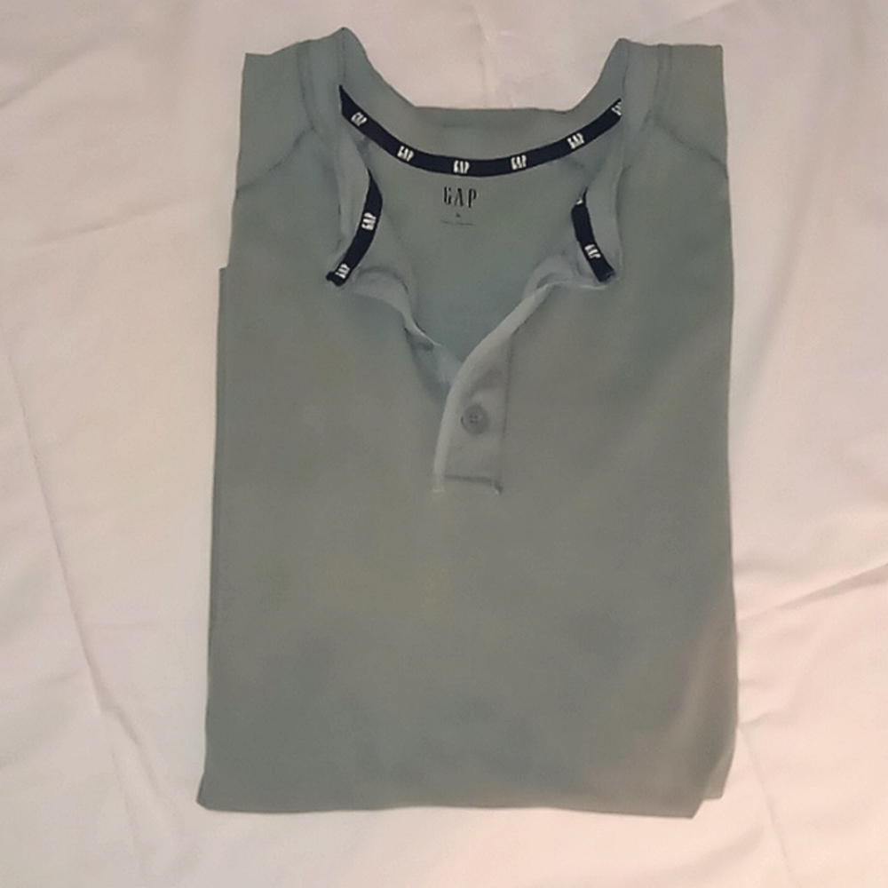 XL Gap button up tee